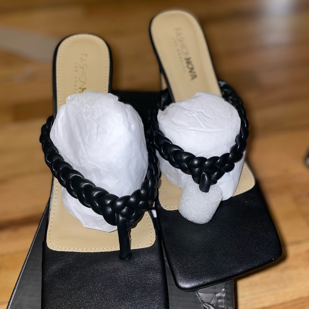 Sandals - Picture 5 of 5